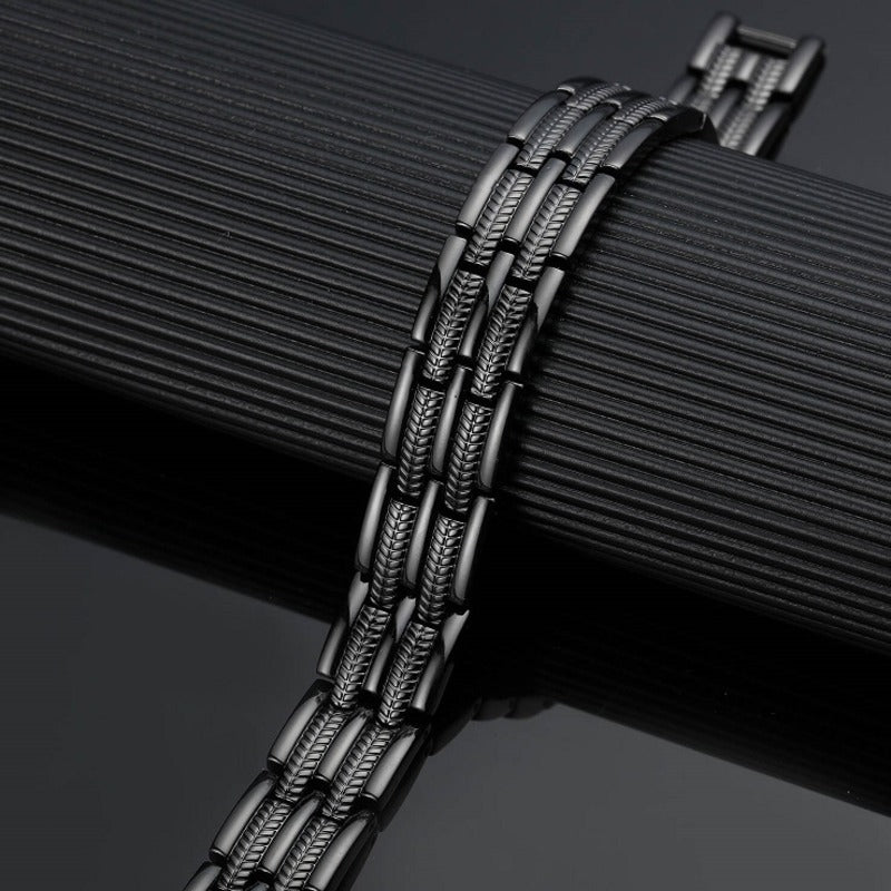 خاتم نحاسي محفور بتصميم تراثي